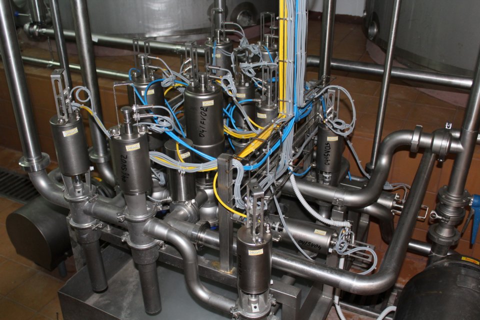 Valve combs